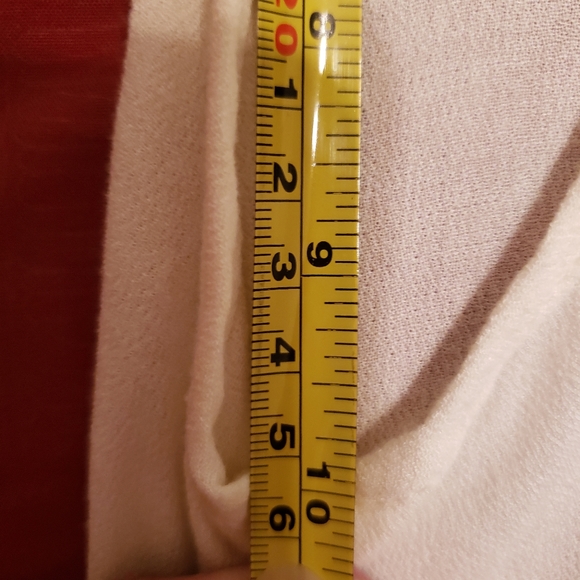 Beautiful baby doll, slightly off white, sleeveless, crocheted lace blouse. - Picture 8 of 8